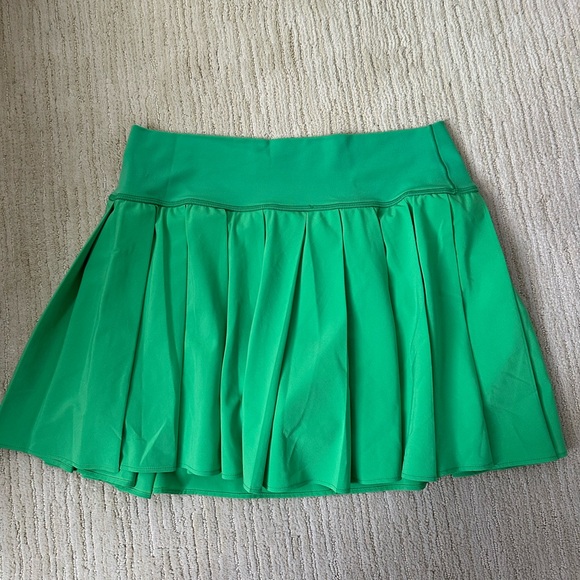 Offline by Aerie Vibrant Green Pleated Active Skort - Picture 3 of 5